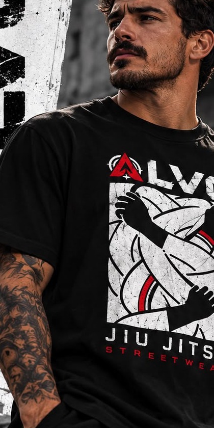 Camiseta ALVO streetwear pegadas preta, vestida