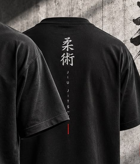 Camiseta ALVO streetwear kanji nas costas preta, costas
